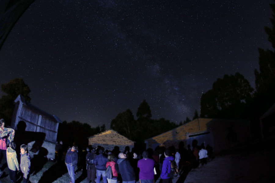 La Agrupación Astronómica Ío organiza una quedada para ver las Perseidas en Baldaio