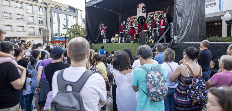 Laxe, A Laracha y Cee centran las fiestas de Santa María en la comarca