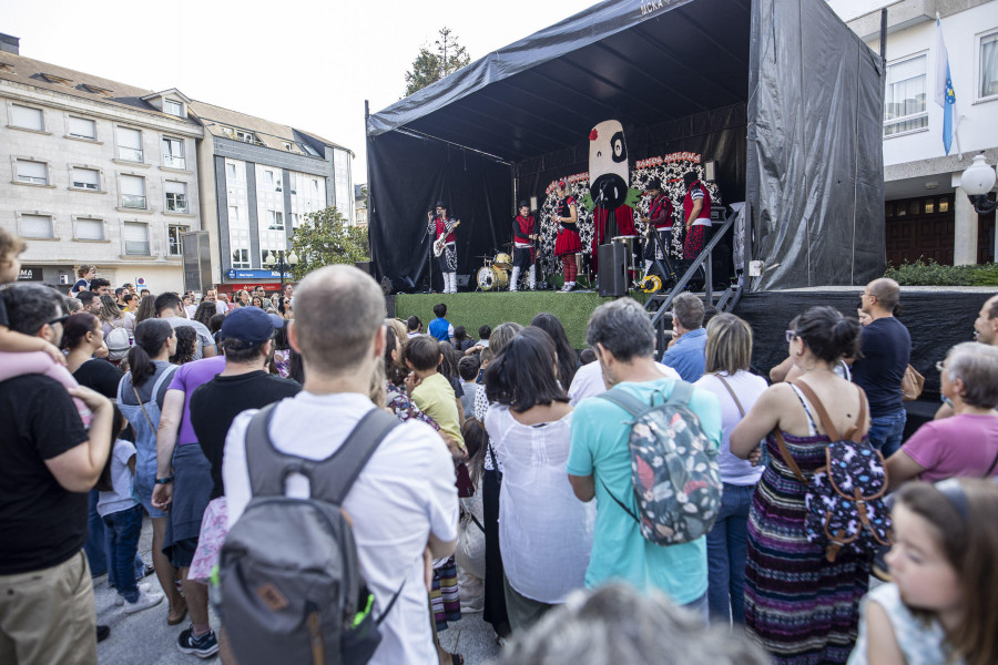 Laxe, A Laracha y Cee centran las fiestas de Santa María en la comarca