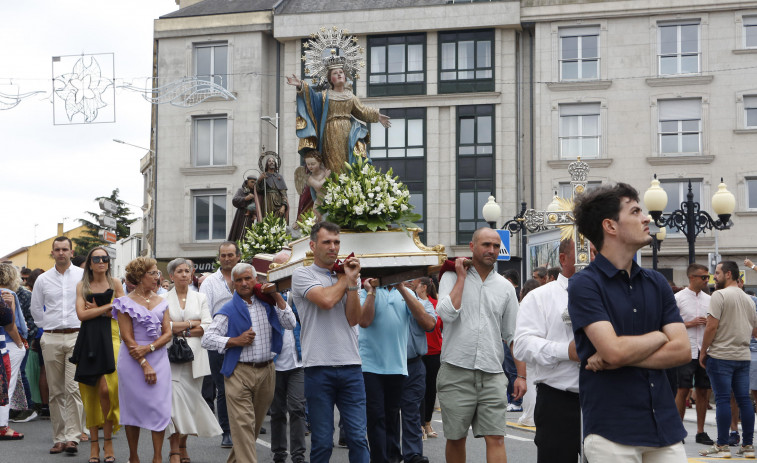 Cee y A Laracha celebran el día grande de sus patronas