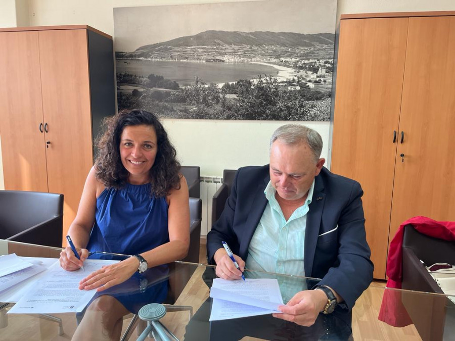 A Laracha y Portos firman el acuerdo para ampliar las zonas de pesca deportiva en Caión