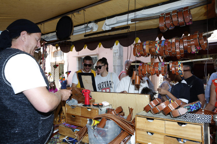 El Mercado Medieval Mariñeiro de Malpica da el pistoletazo a un intenso fin de semana en la zona