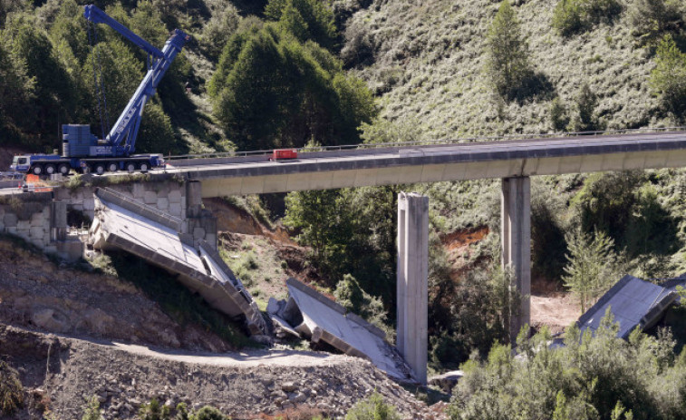 Infraestruturas estima que las obras del viaducto de la A-6 podrían llevar tres años