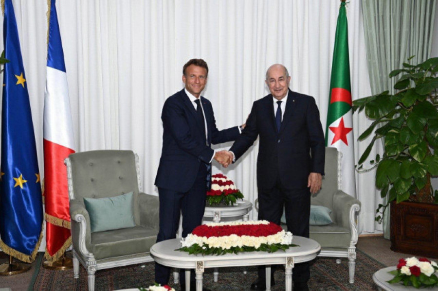 Macron valora papel de Argelia para "diversificar" suministro de gas a Europa