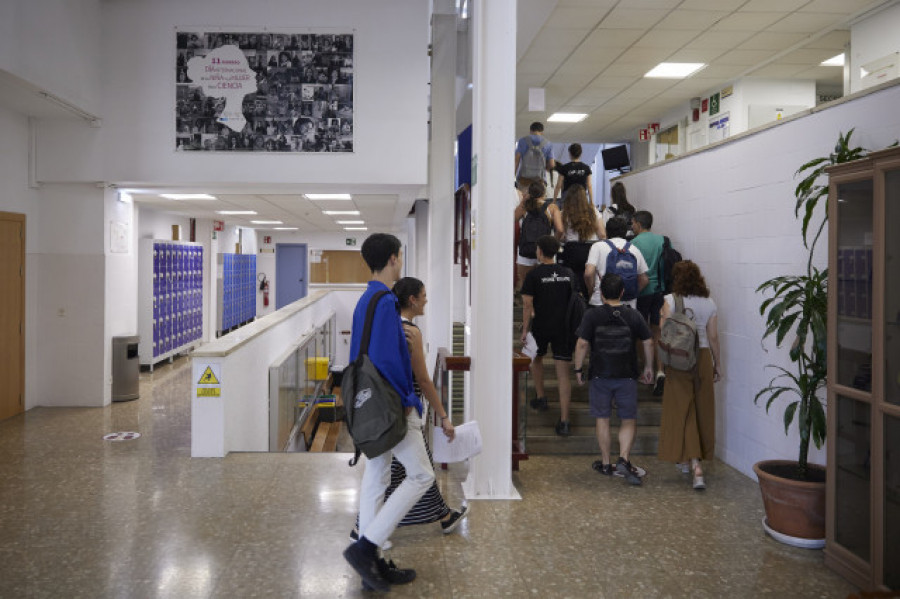 Los alumnos becados cobrarán la ayuda adicional de 100 euros a partir de septiembre