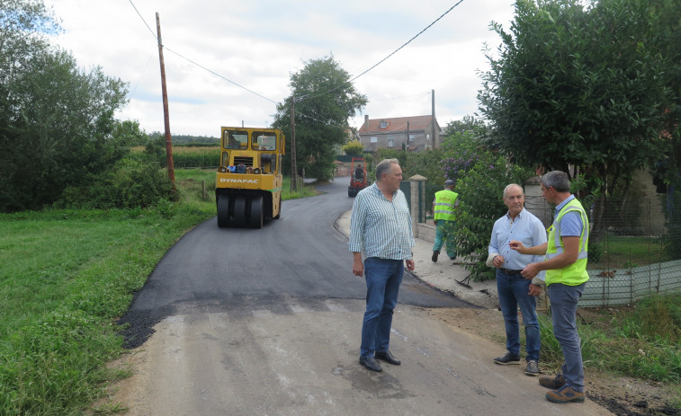 A Laracha mejora la carretera y la red de pluviales en O Vilar