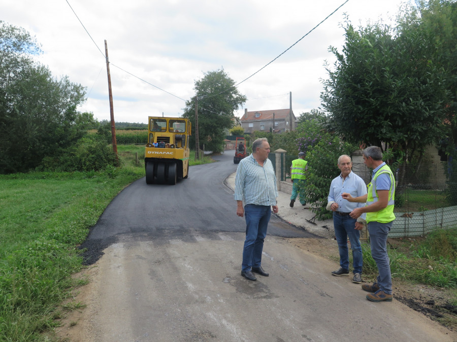 A Laracha mejora la carretera y la red de pluviales en O Vilar