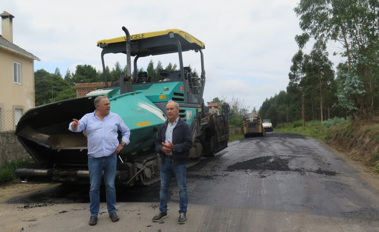 El Concello larachés mejora la carretera de Vilaño que comunica Ribela, As Cruces, Marfulo y A Piña