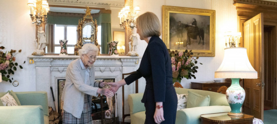 Los médicos de Isabel II, preocupados por su salud