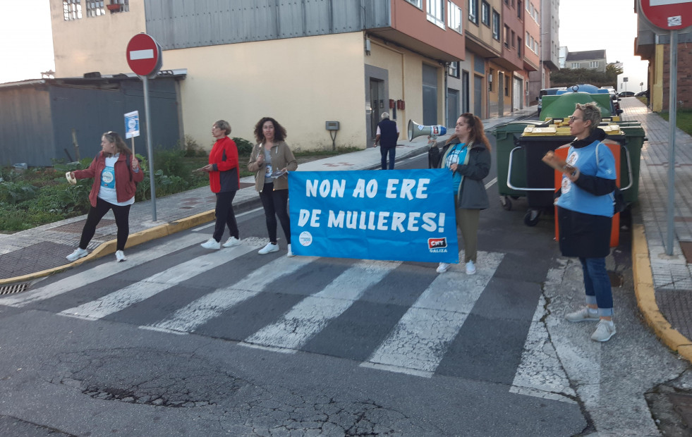 Protesta de las trabajadoras del Consorcio  de Igualdade e Benestar en A Laracha
