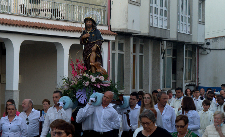 El Combo Dominicano y la París de Noia se reparten la fiesta en Fisterra y Muxía