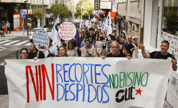 Cientos de personas se manifiestan en Santiago para denunciar los 