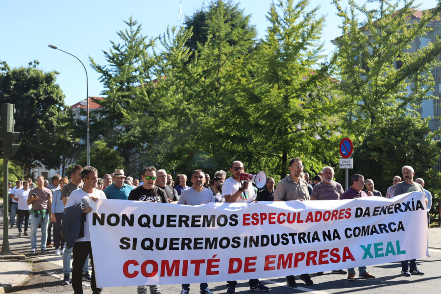 El comité de Xeal se manifiesta en Santiago para demandar el cumplimiento de las concesiones