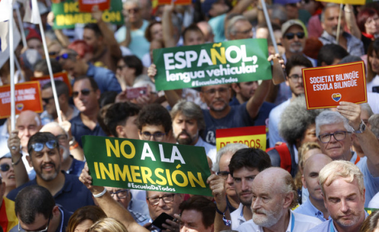 Unas 2.800 personas participan en manifestación por bilingüismo