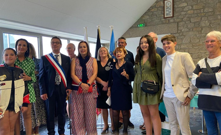 Una delegación de Camariñas devuelve la visita a sus hermanos de La Turballe
