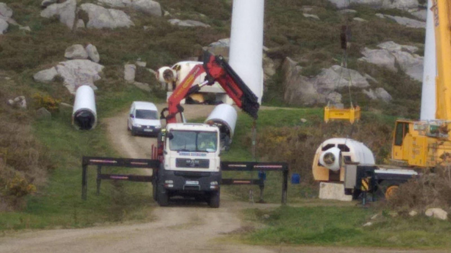 Admitida a trámite la querella contra el secretario de Ponteceso por las obras del parque eólico de Corme