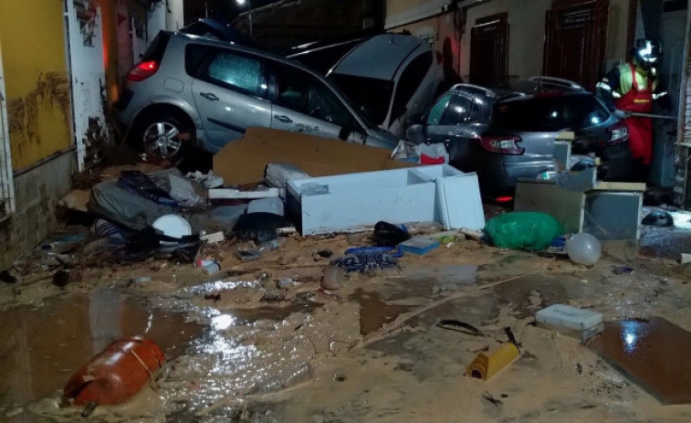 Fallece una persona tras ser arrastrada 300 metros por una tromba de agua en Murcia