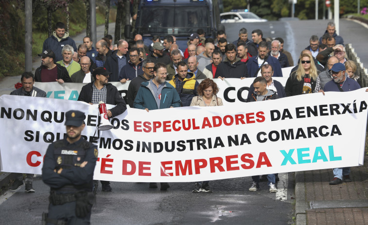 Trabajadores de XEAL se manifiestan en Santiago