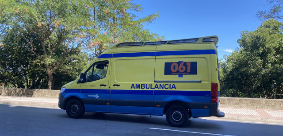 Herida la ocupante de un vehículo que se salió de la vía en Santa Comba