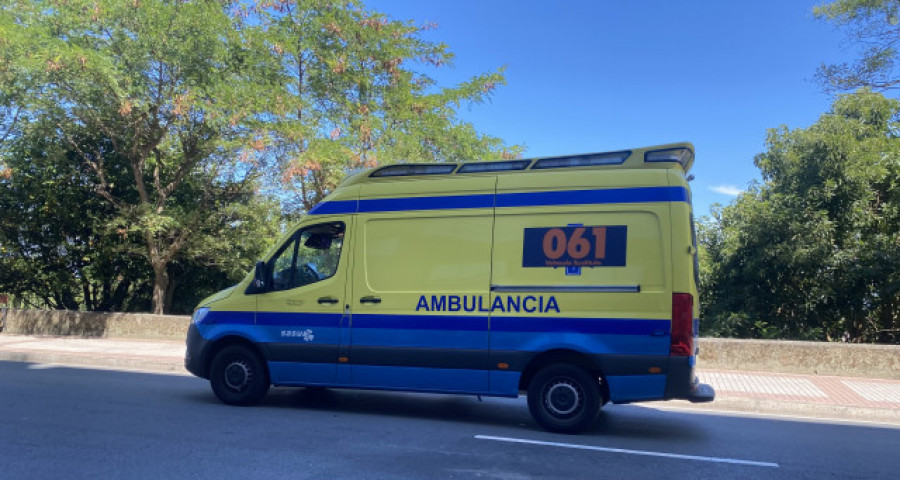 Herida la ocupante de un vehículo que se salió de la vía en Santa Comba