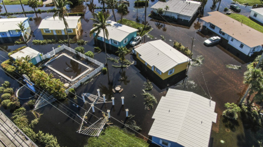 ‘Ian’ arrasa a su paso por Florida provocando grandes destrozos