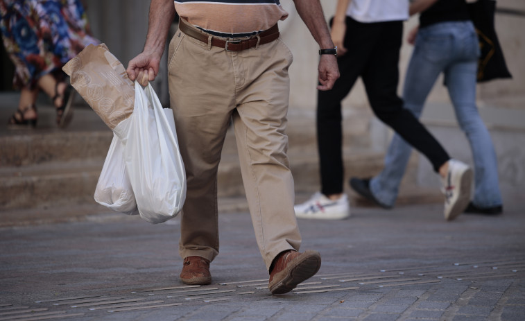 Carballo aumenta el importe de  los vales de alimentos