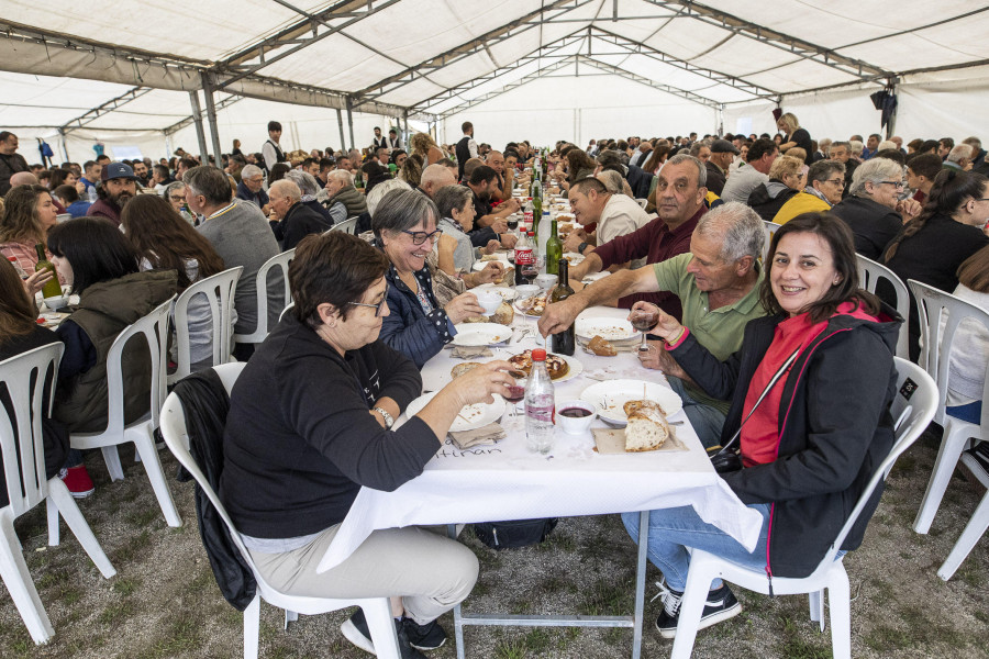 La Festa Gastronómica de Soandres puede al mal tiempo