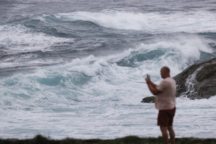 La borrasca avanza hacia Irlanda pero seguirá dejando lluvias este domingo en Galicia