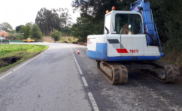 La Diputación invierte 465.000 euros en mejoras viarias en Coristanco