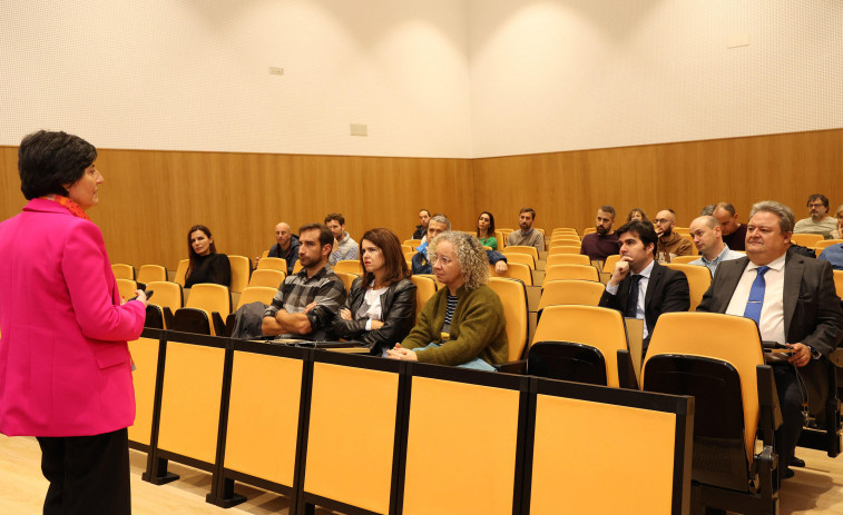 Los empresarios carballeses aprenden cómo prevenir los fraudes informáticos