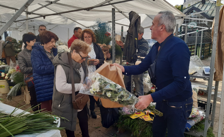 Último y otoñal feirón del año en Carballo