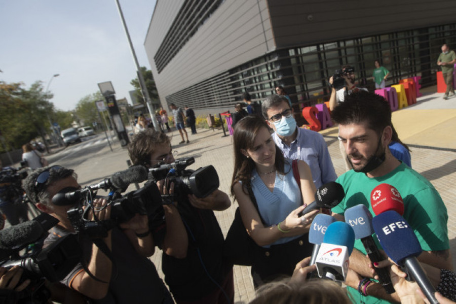 Óliver está despierto y reconoce a sus padres tras la operación del tumor cerebral