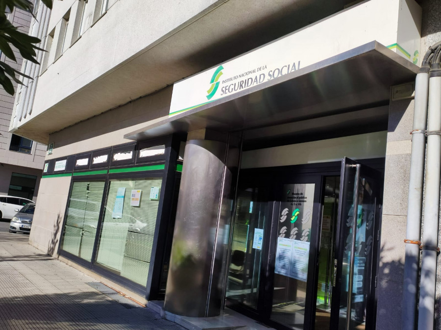 Remiten a un carballés a oficinas del INSS de Ribeira y Melide para tramitar su jubilación