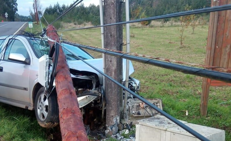 Varios accidentes y una alcoholemia positiva deja el fin de semana en Carballo