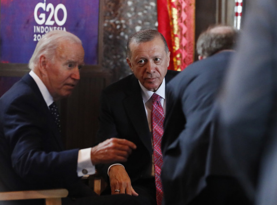 Erdogan y Biden se reúnen tras acusar Turquía a EE.UU. de apoyar terrorismo