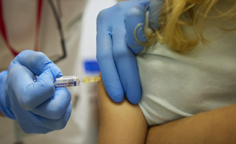 Galicia arranca este lunes la doble vacunación covid-gripe