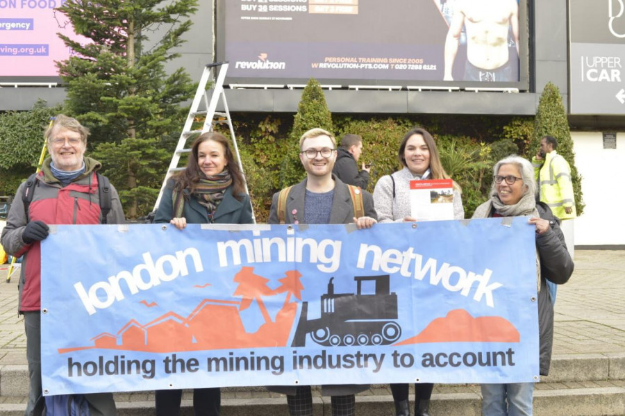 La protesta de los ecologistas por la situación de la mina de Varilongo llega a Londres