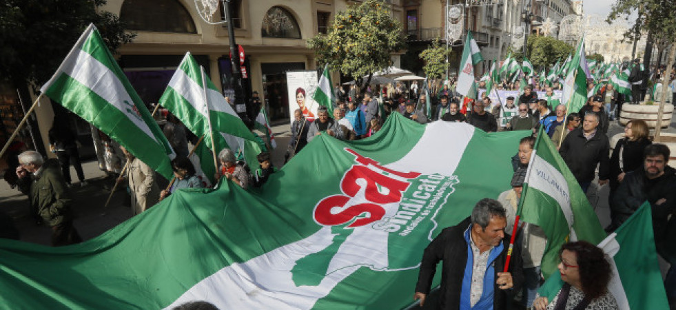 Miles de personas se manifiestan en Sevilla para reivindicar una Andalucía 