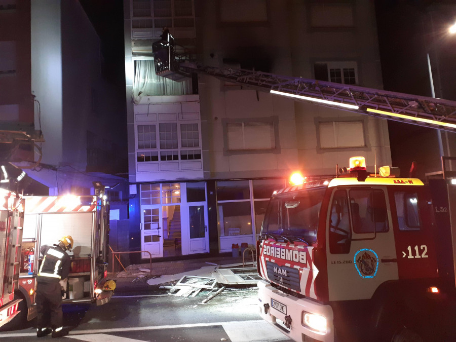 Herido un hombre tras la explosión provocada por una bombona de gas en Laxe