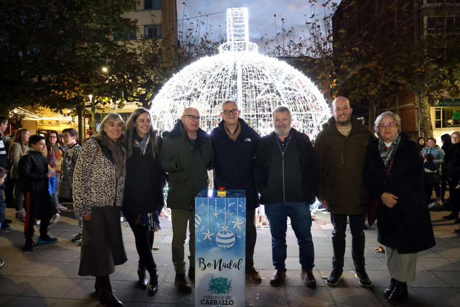 Carballo enciende sus luces navideñas