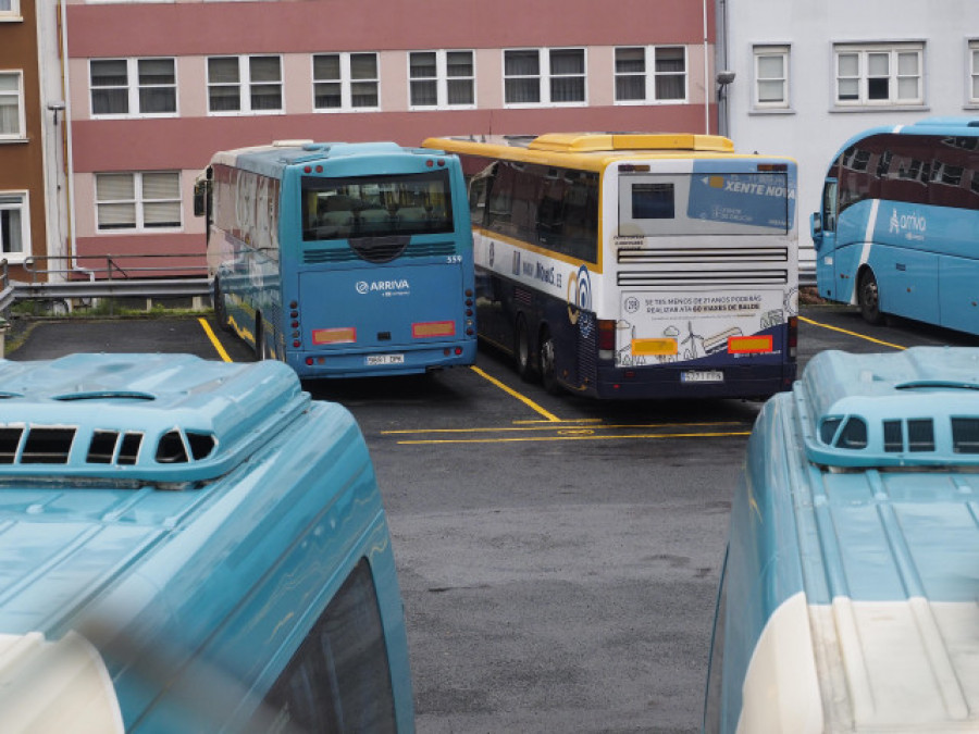 Detenido un joven de 19 años, vecino de Neda, que robó un autobús en la estación de Ferrol y chocó con otro vehículo