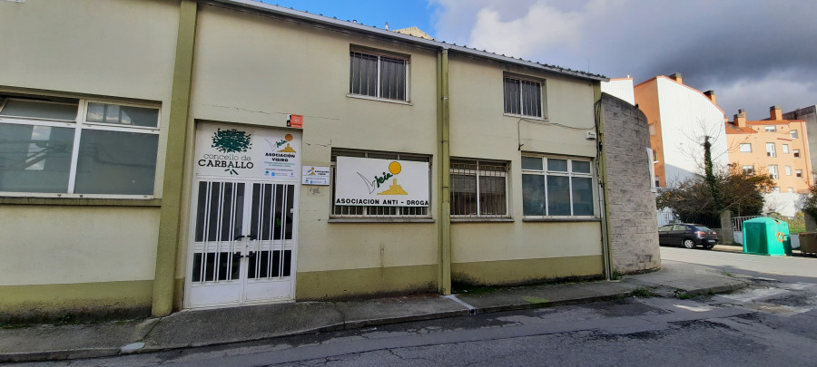 La asociación Vieiro retorna a su sede de la calle Xazmíns de Carballo