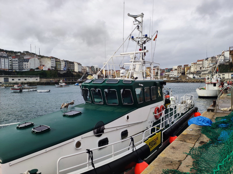 Un barco de Malpica encuentra flotando cerca de las Sisargas el cadáver de una mujer