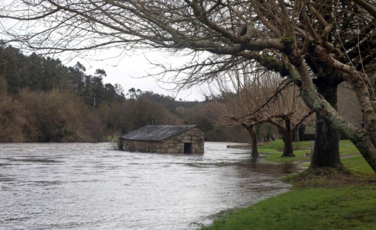 El 112 avisa de riesgo de desbordamiento de siete ríos en Galicia