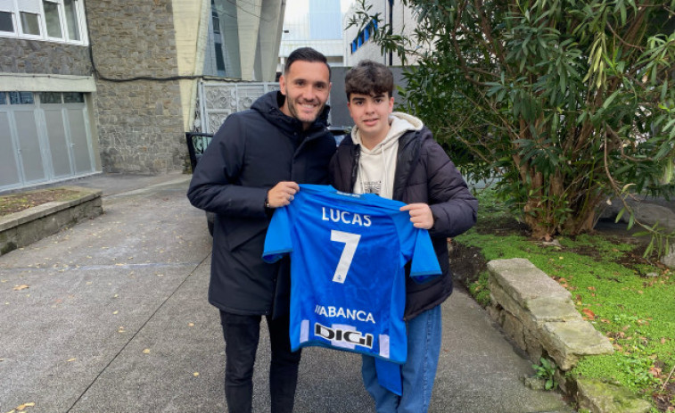 El fenómeno de Lucas Pérez y la intrahistoria de un autógrafo