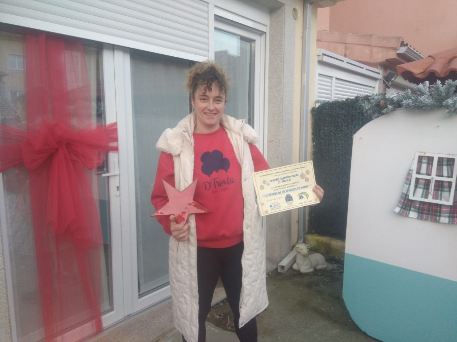 D’Troula gana el segundo concurso de escaparates navideños de Laxe