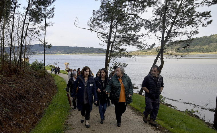 Los cabaneses tienen un kilómetro más para caminar por el Esteiro do Anllóns