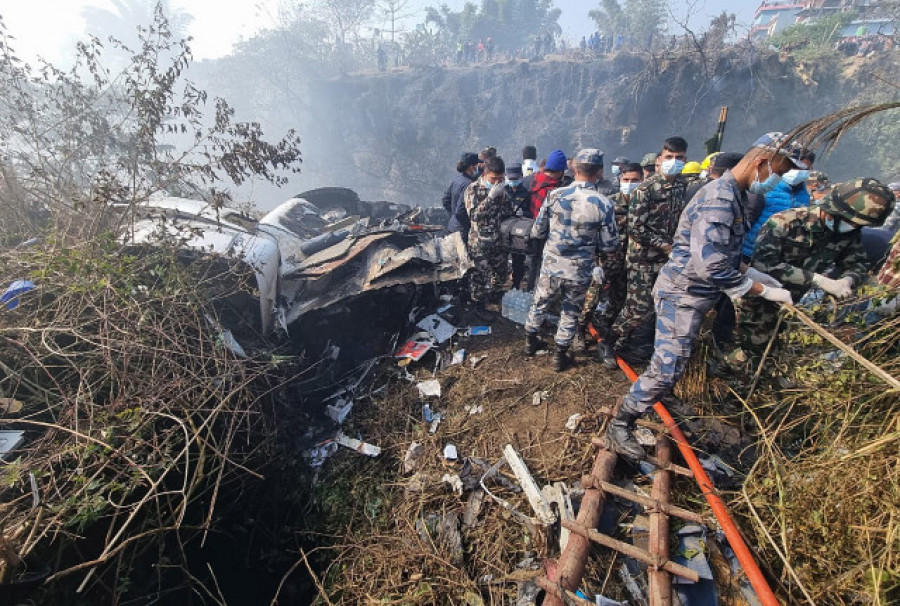 Un avión con más de 70 personas a bordo se estrella en el centro de Nepal