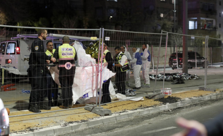 Máxima alerta policial y varios detenidos en Jerusalén tras un mortal atentado