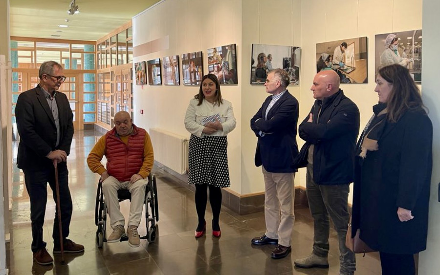 Exposición fotográfica en Carballo sobre la inclusión laboral de personas con discapacidad